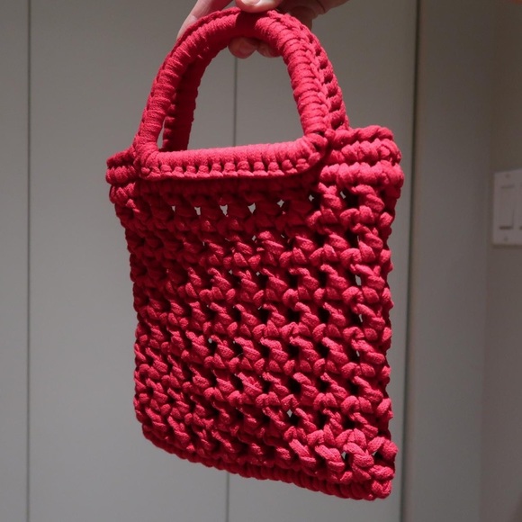Red crochet mini purse - Picture 2 of 3